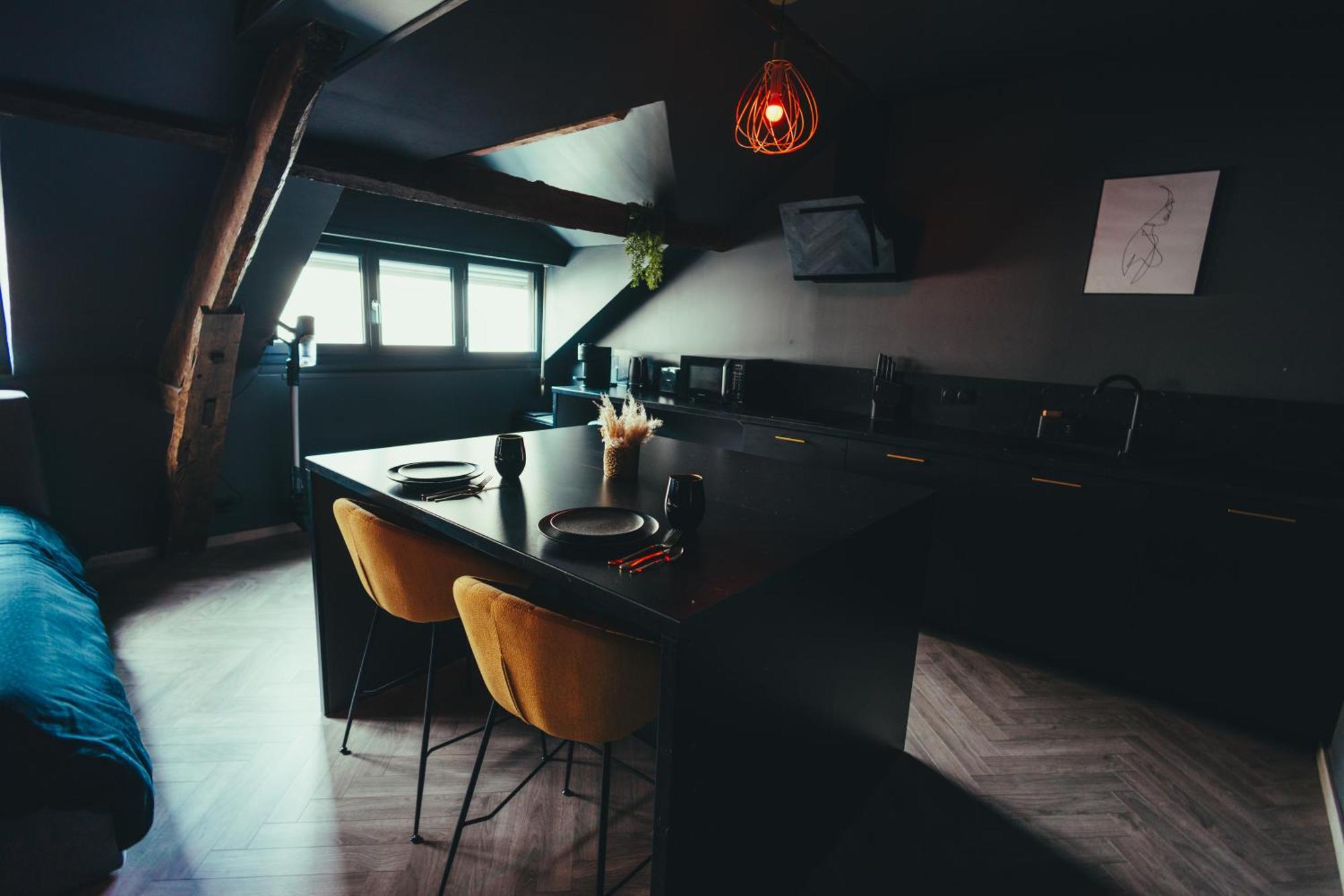 La Marble Room - Suite Balneo & Sauna อองเชร์ ภายนอก รูปภาพ